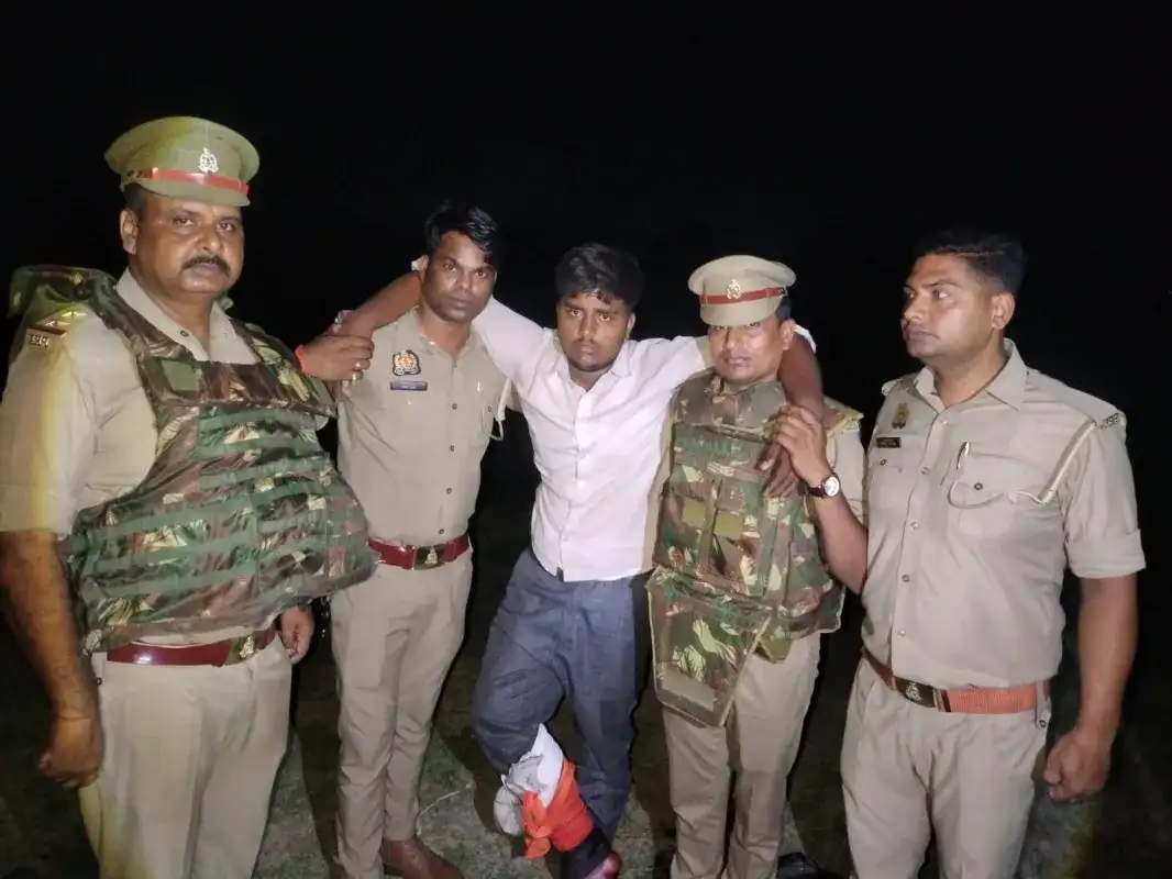देखें: पलस मठभड म लट क आरप घयल लट गई अपच बइक और तमच बरमद