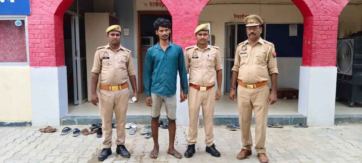 Photo: Azamgarh: Vicious smuggler arrested with 50 bags of heroin, case registered under NDPS Act.